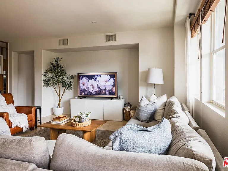7100 Playa Vista Dr #202 — Photo 3