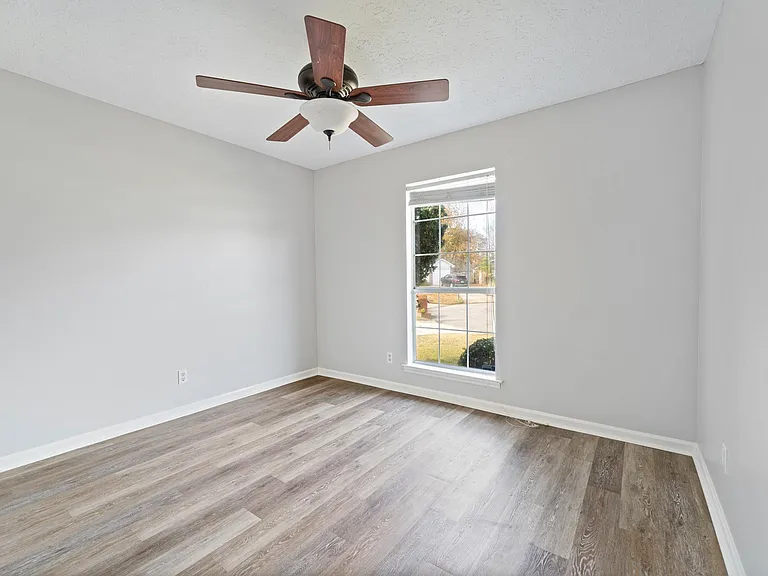 104 Forestay Ct — Photo 11