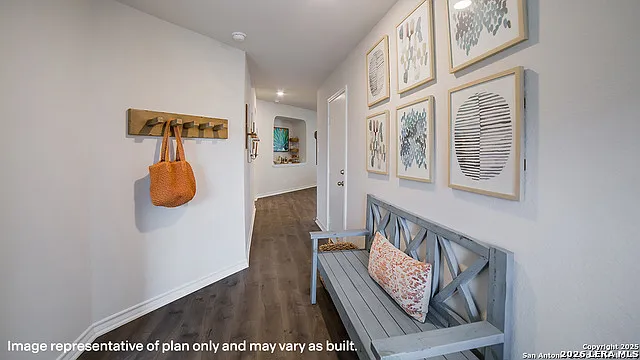 4 bed, 2.0 bath, 1703 sqft, $2,400 — Photo 2