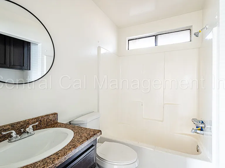 1905 McCray St — Photo 8