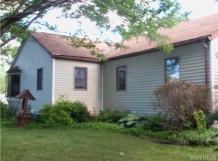 12209 Mackinaw Rd, Perrysburg, NY 14129