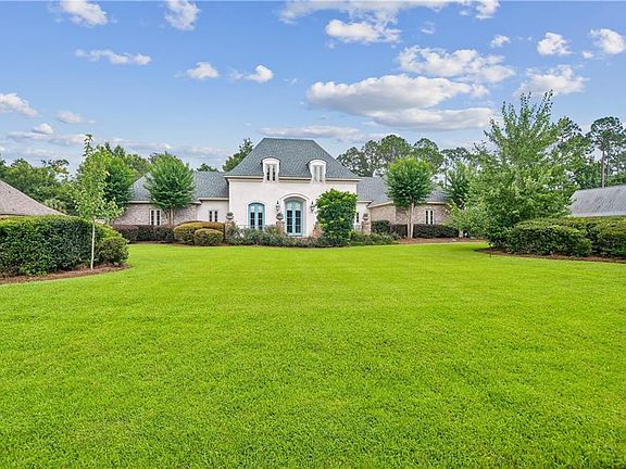3rd image of 310 Buckthorn Cir