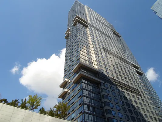 Sold by Manhattan Network Inc. | media 2