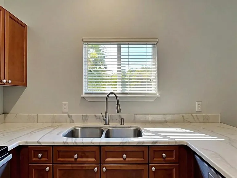 407 S Oregon Ave — Photo 14