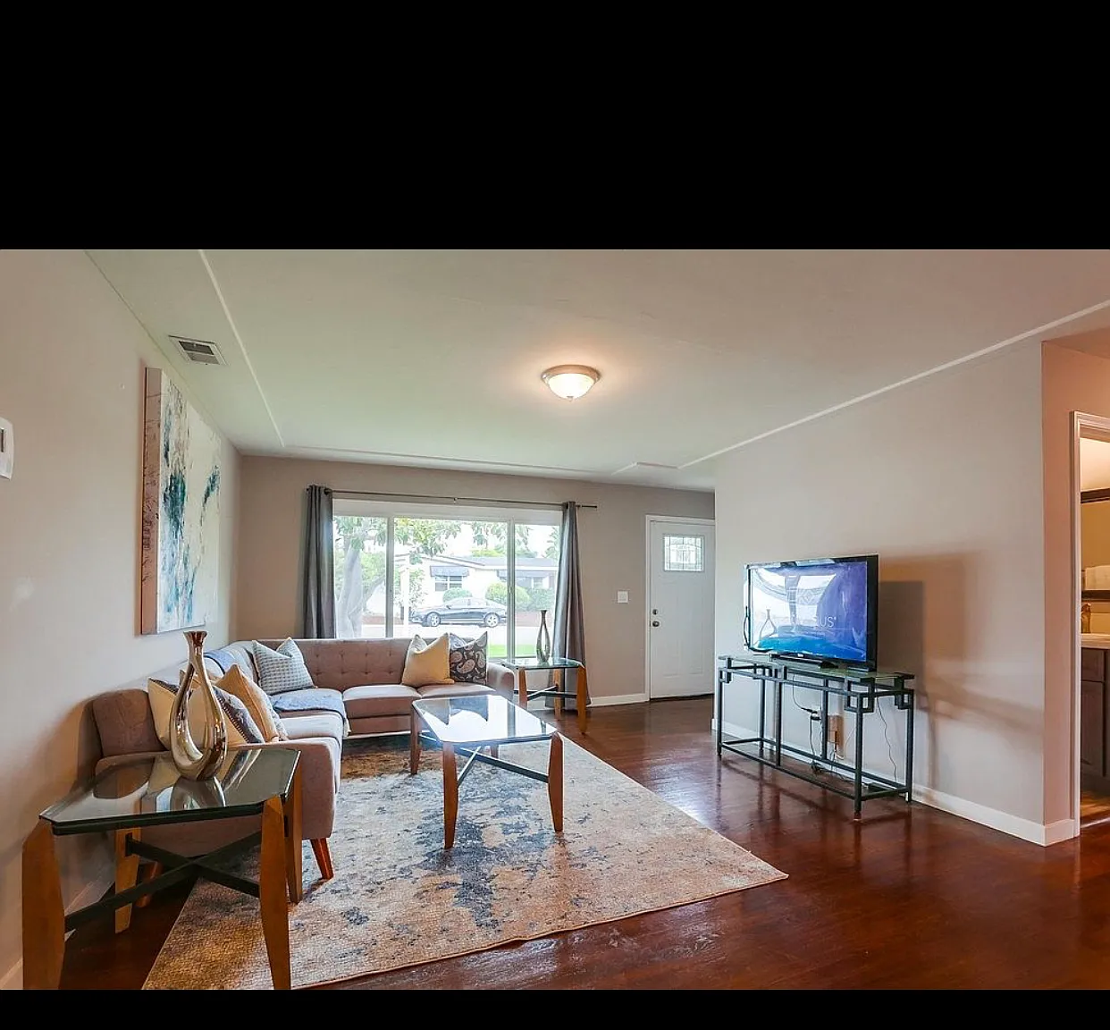 3 bed, 1240 sqft, $4,200 — Photo 3