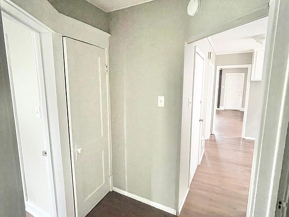 5th image of 103 Manhattan Ave