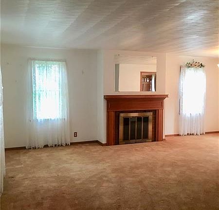 4th image of 400 Chaucer Dr