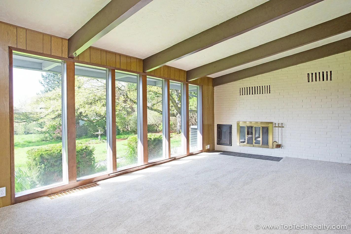 Charming Mid-Century Modern Ranch | 3 Bed | 2 Bath | One-Level Living | Prime Cedar Mill Location... — Photo 3