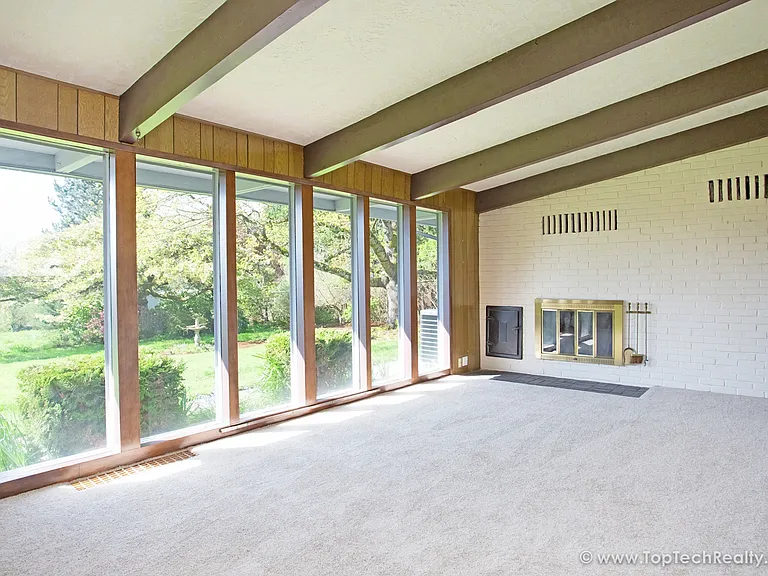 675 NW 123rd Ave — Photo 3