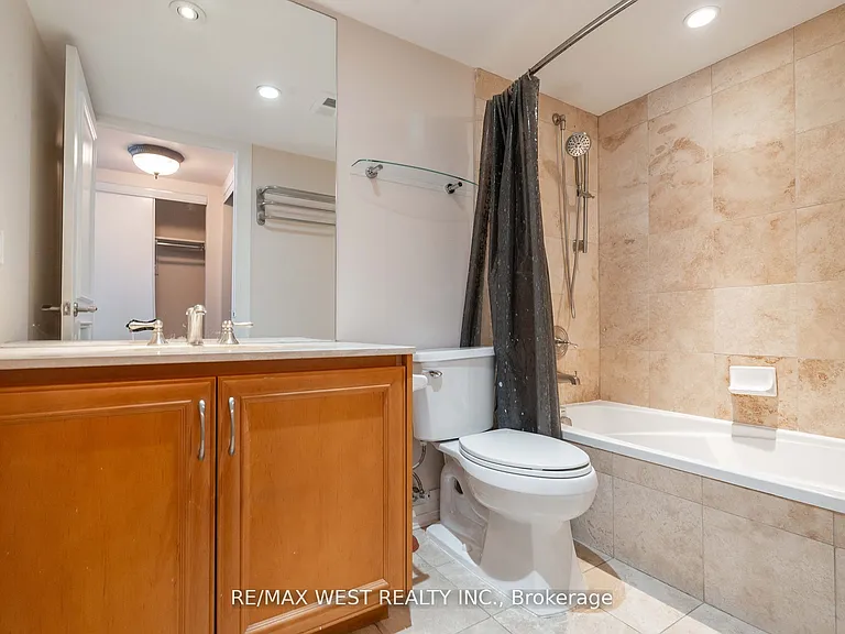 2737 Keele St #817 — Photo 17