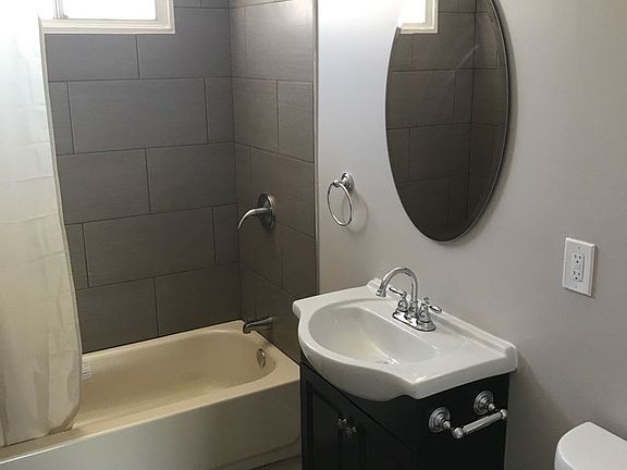 5th image of 3932 Stevely Ave APT 02