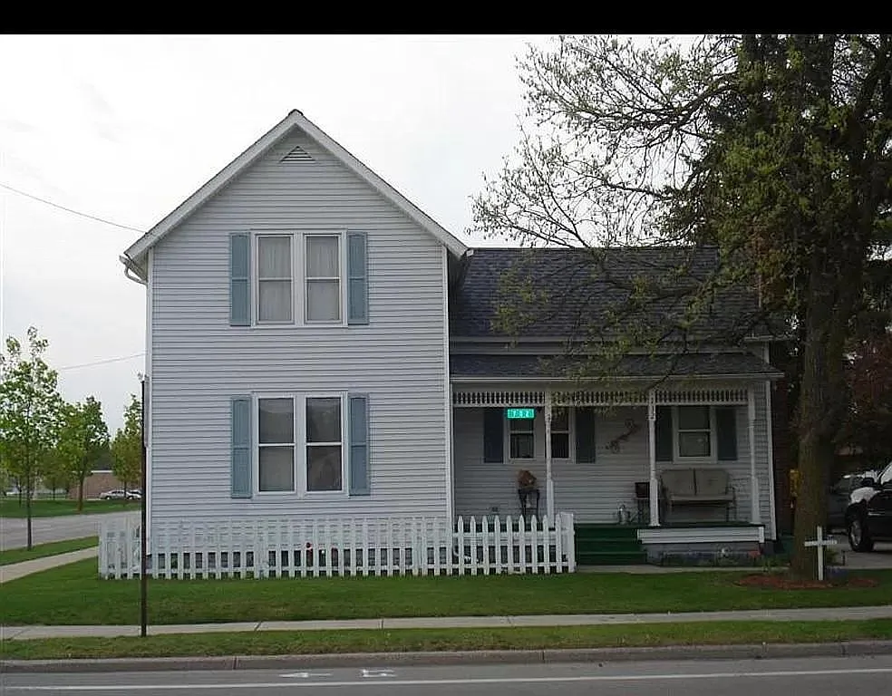 732 W Genesee St — Photo 1