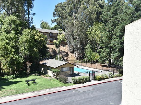 Common sweeming pool & rec house