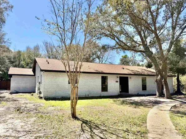 1556 Oak Shore Dr, Gulf Breeze, FL 32563