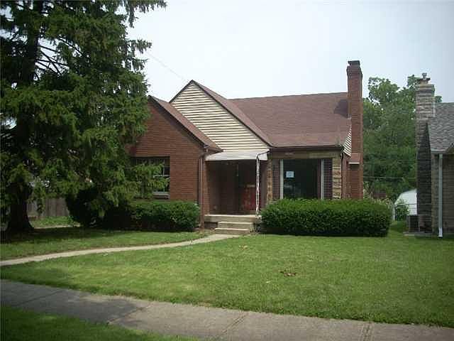 1st image of 1016 E Willow Dr