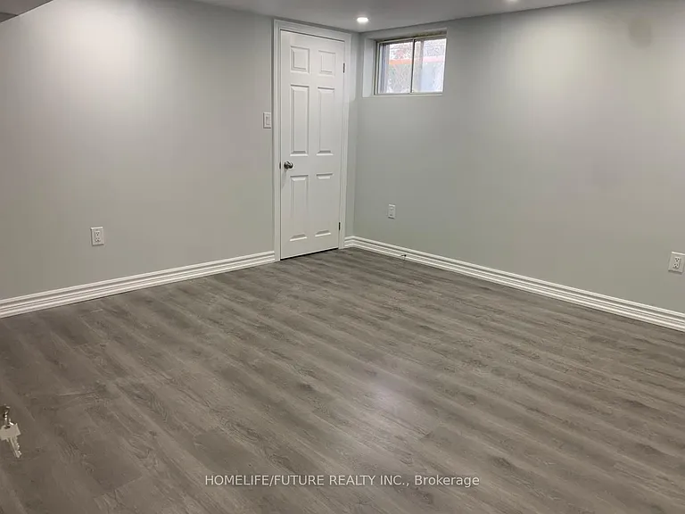 316 Walmer Rd — Photo 21