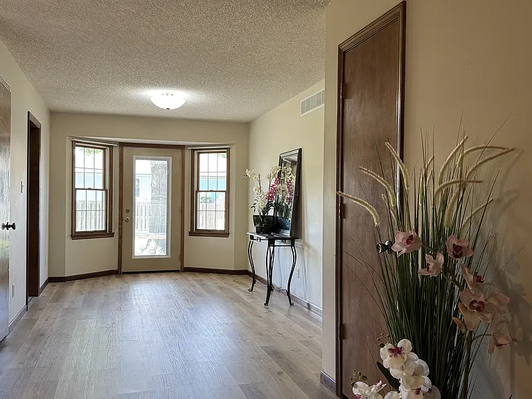 5406 SW 11th St — Photo 10