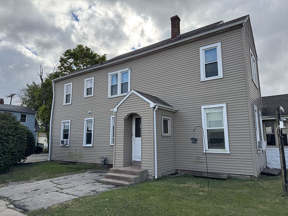 1st image of 230 W Lawrence Ave #A