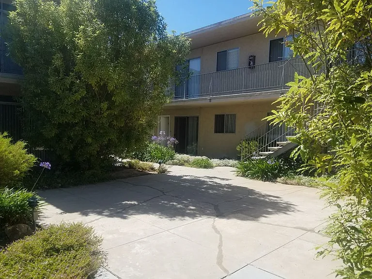 3654 42nd St — Photo 10