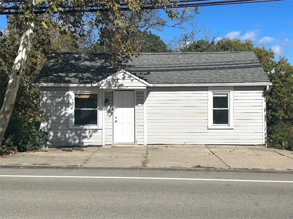 1127 Gill Hall Rd, Clairton, PA 15025