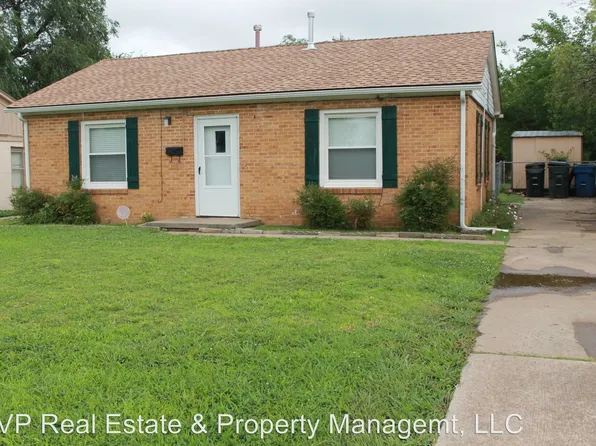 305 E Harmon Dr, Midwest City, OK 73110