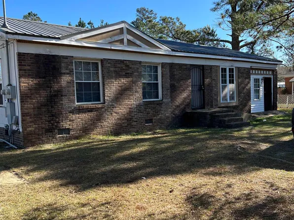 2124 Tenners Lane, Dillon, SC 29536