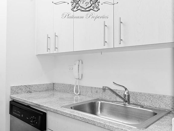4th image of 90 Washington St APT 5F