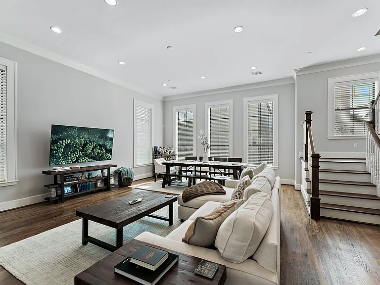 1504 Knox St — Photo 19