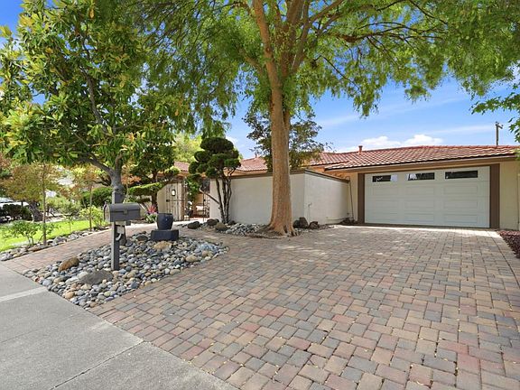 4th image of 1239 Claiborne Dr