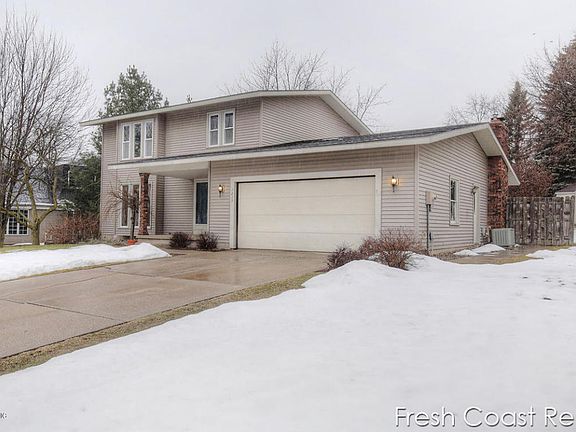 3rd image of 1819 Waterbury Dr SE