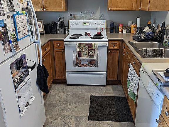 3rd image of 2385 Loch Stone Dr