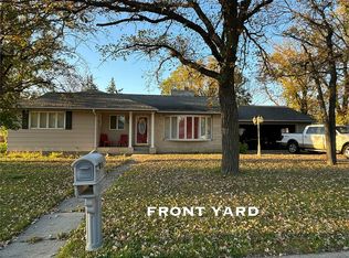 309 2nd St NE, Hallock, MN 56728