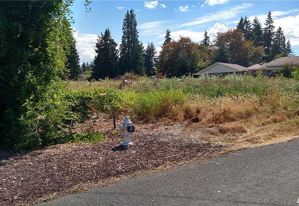 2nd image of 4624 53rd St E