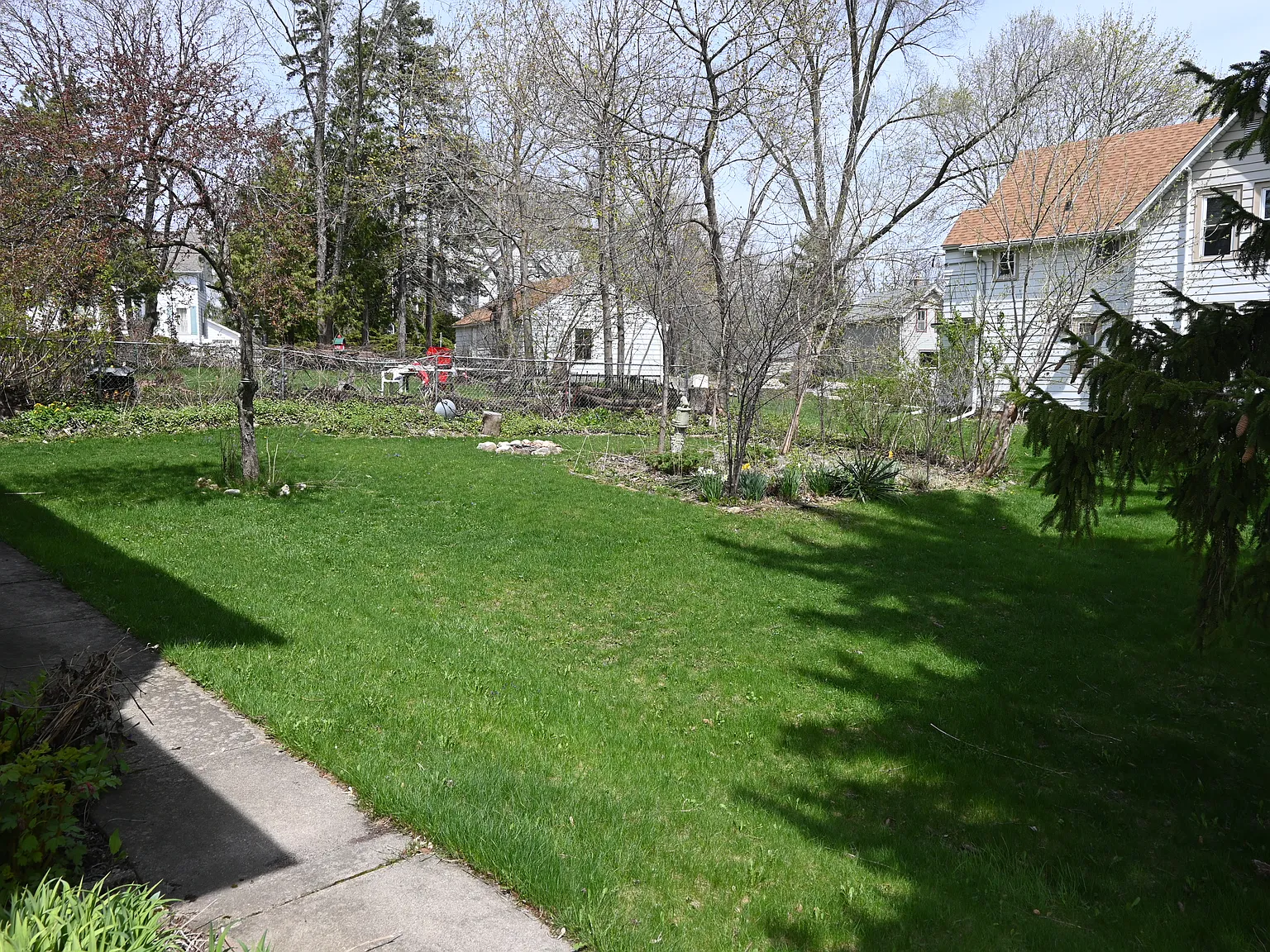 2 bed, $1,200 — Photo 2