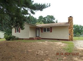 405 Parkland Place Rd, Greenwood, SC 29646