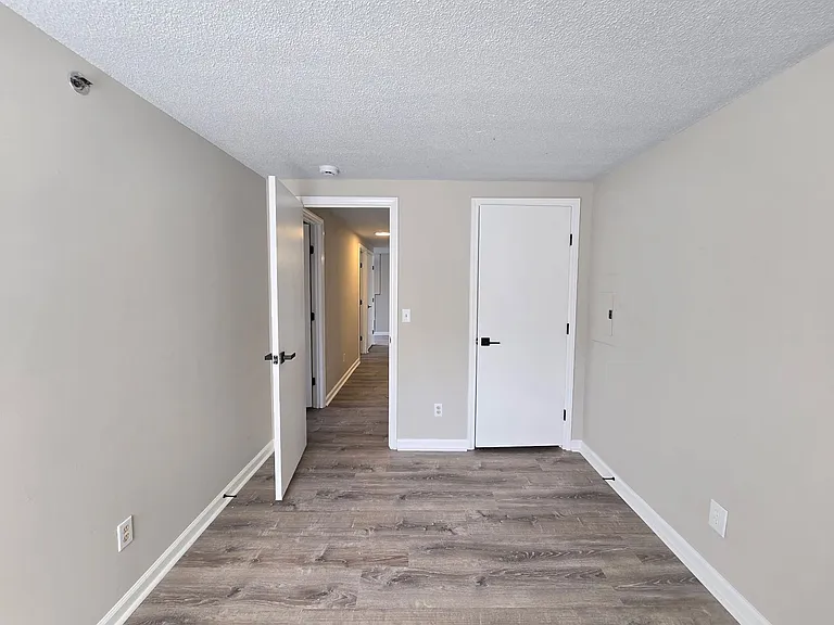 1614 Arlyn Cir #M — Photo 5