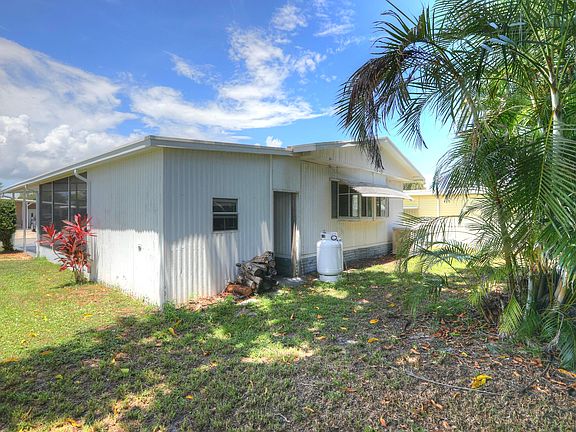 5th image of 1038 Oriole Cir