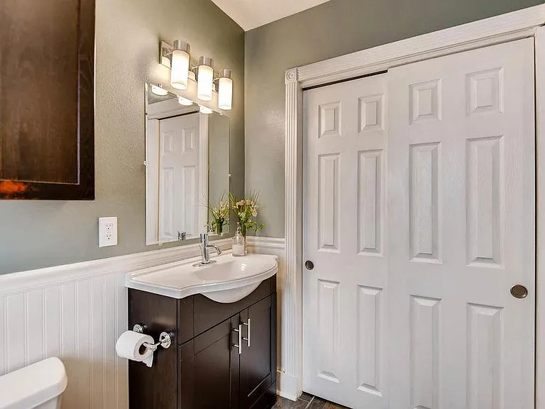 4732 Beach Ct — Photo 12