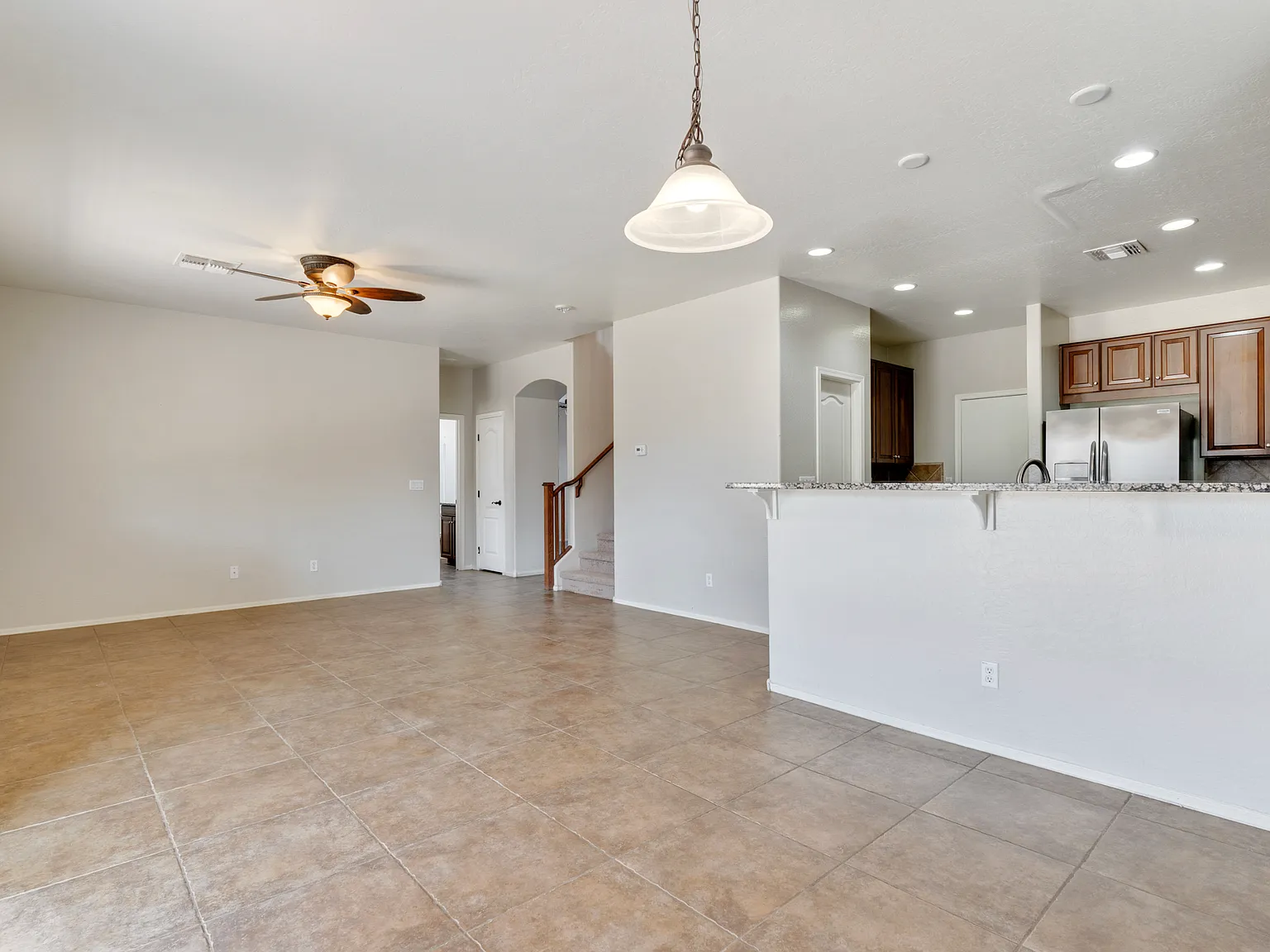 4 bed, 3.0 bath, 2620 sqft, $2,245 — Photo 4
