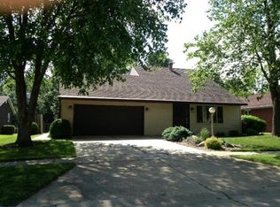 2203 Harrington Ct, Champaign, IL 61821