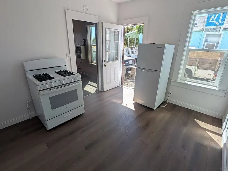 1553 E Santa Fe Ave — Photo 1