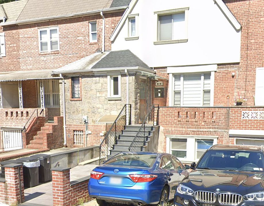 1st image of 3250 46th St #1