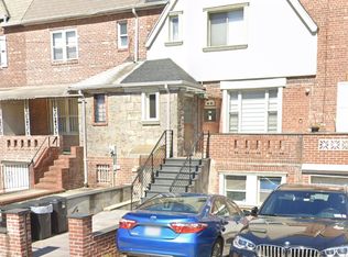 3250 46th St #1, Astoria, NY 11103