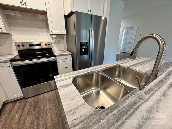 5th image of 1405 Mara Ave