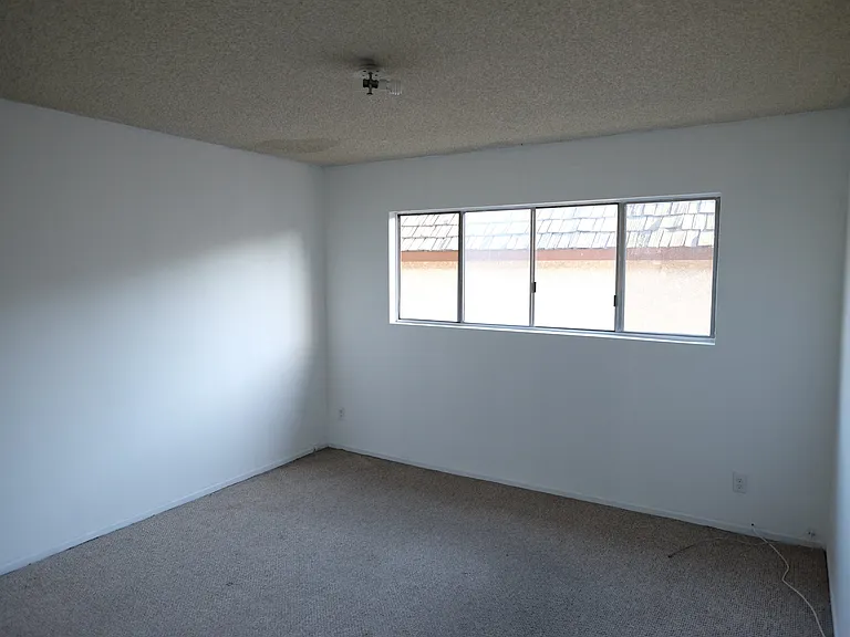 Tilden Apartments — Photo 38