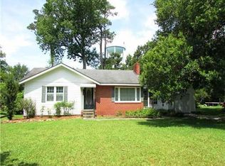 5113 Beardslee St, Moss Point, MS 39563