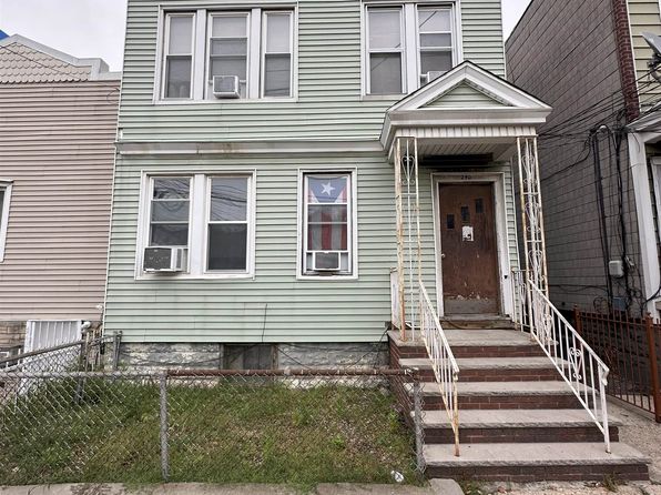 240 Linden Ave