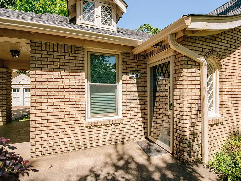 1508 Kavanaugh Blvd — Photo 38