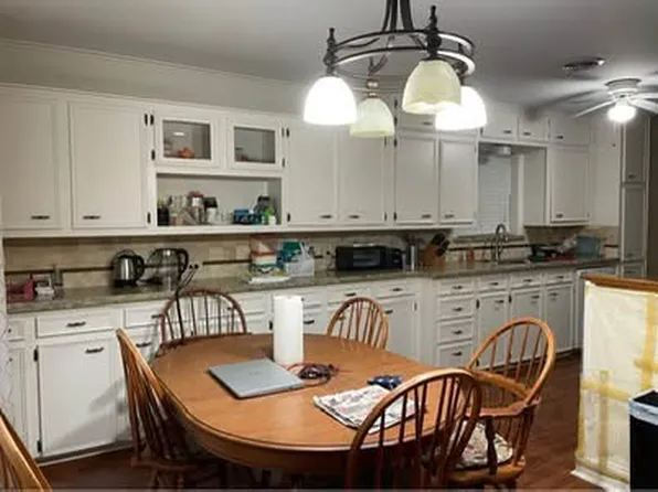 3503 Midwest Dr, Bryan, TX 77802