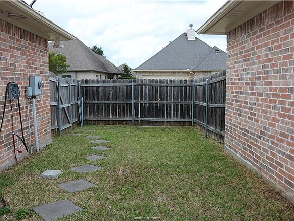 5th image of 203 Hartford Dr